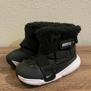 Used Nike snow boots